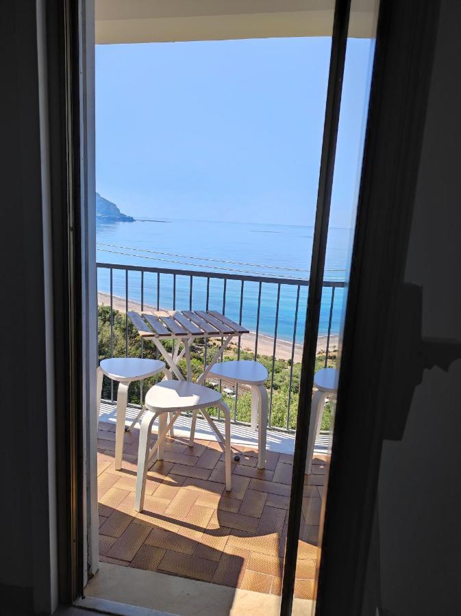 Sea Sound House Villa Sant'Ambrogio  Exteriör bild