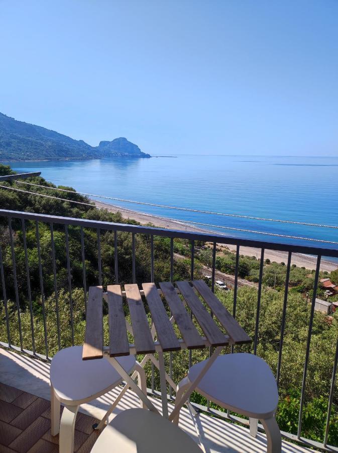 Sea Sound House Villa Sant'Ambrogio  Exteriör bild